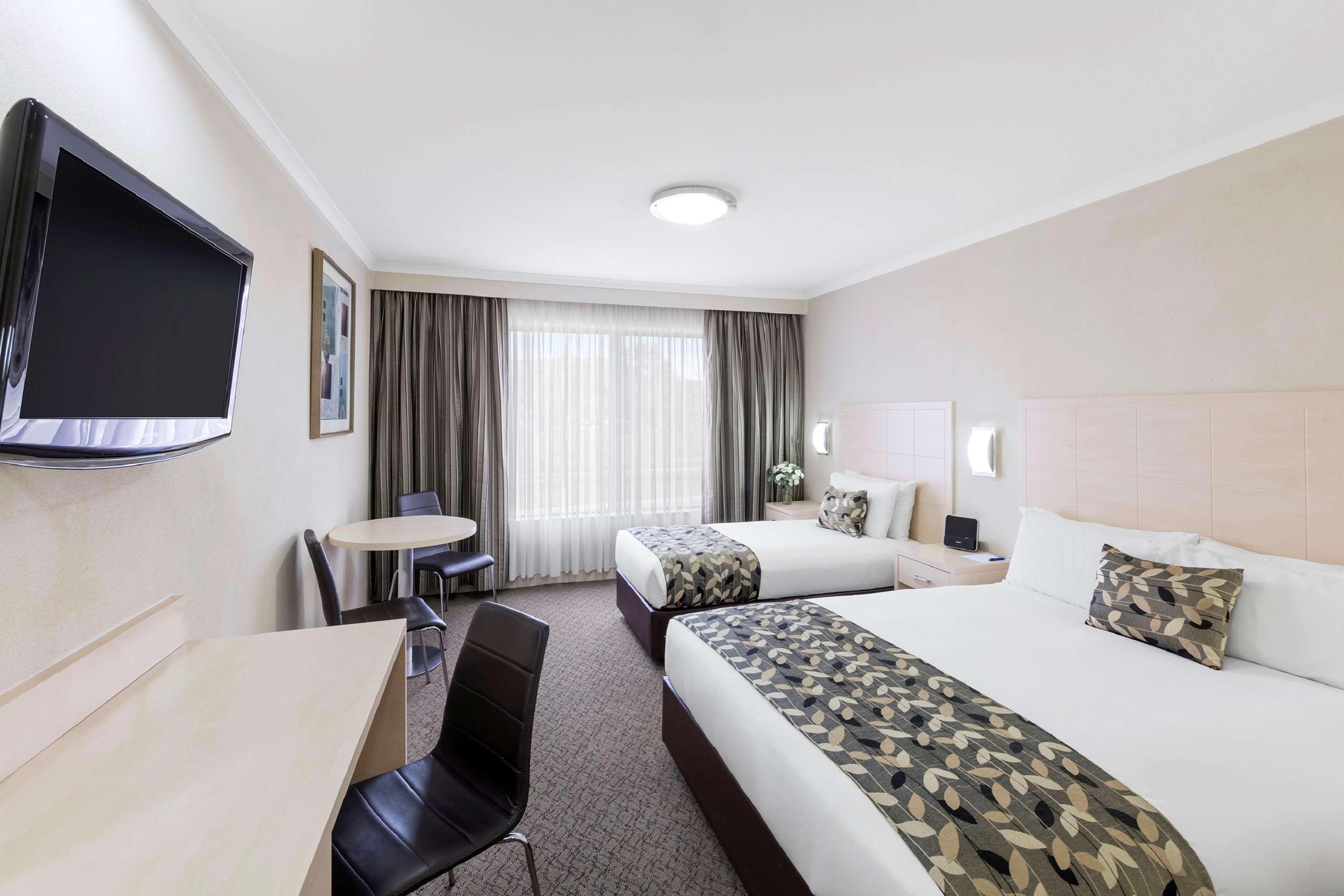 Garden City Hotel, Best Western Signature Collection Канберра Экстерьер фото
