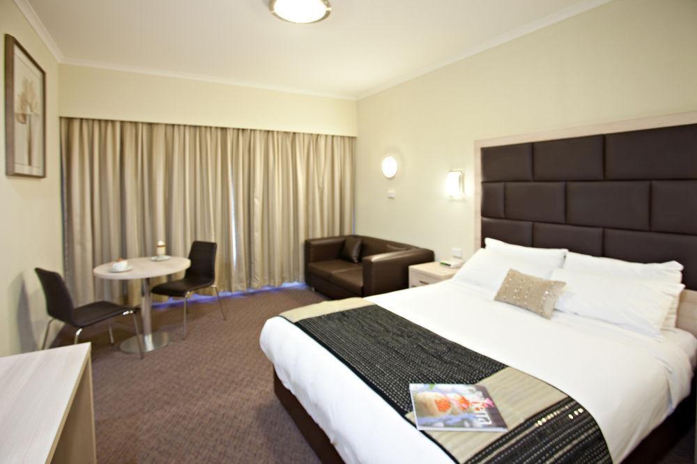 Garden City Hotel, Best Western Signature Collection Канберра Экстерьер фото